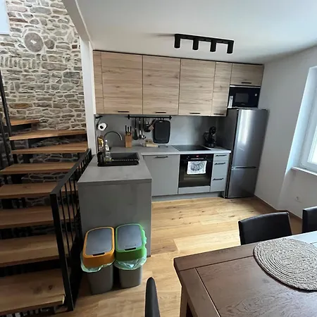 Feliza Apartment